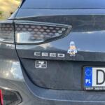 Magnes na samochód + 3 duże naklejki gratis